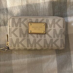 Michael Kors Cream Wallet